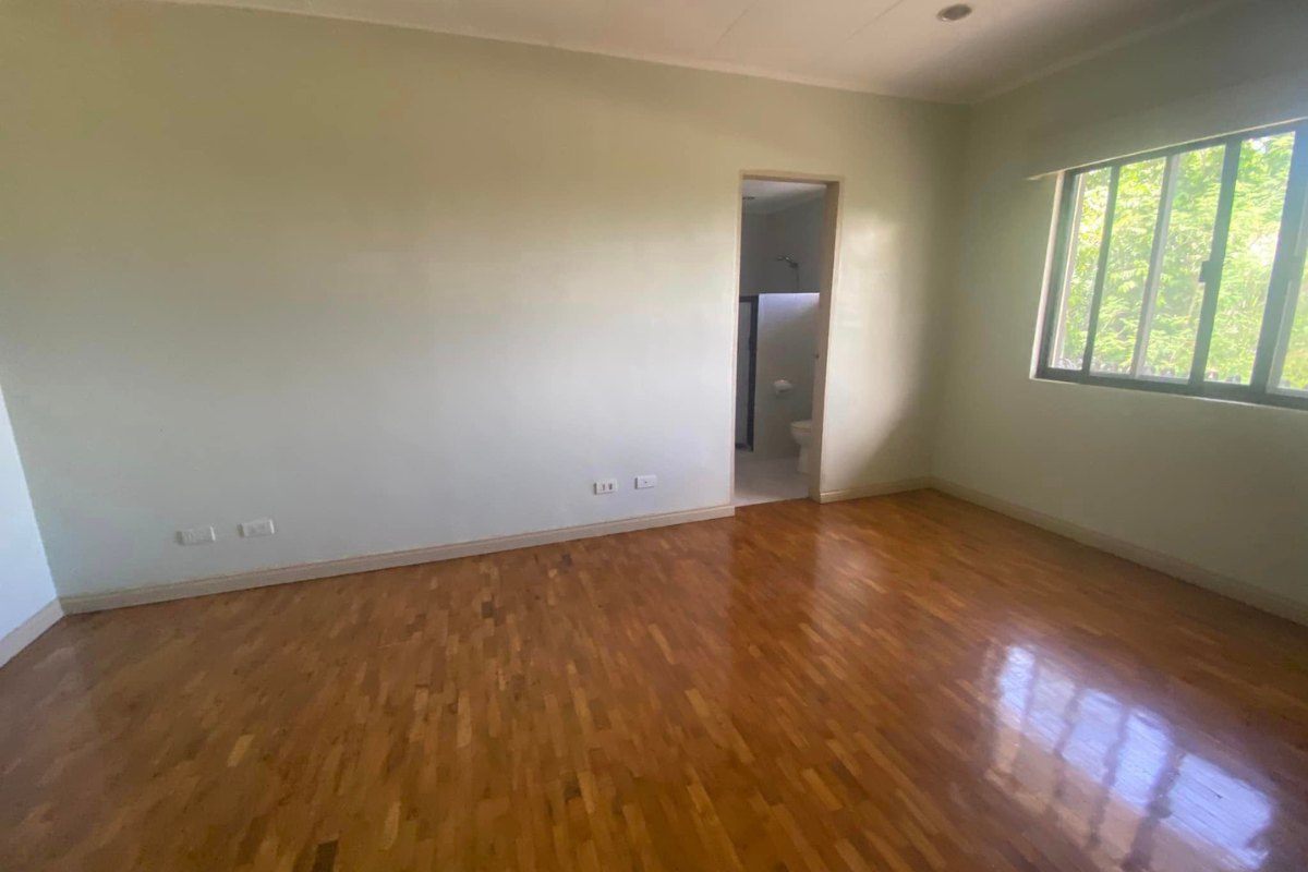 Inside Maria Luisa Suddivision (14)