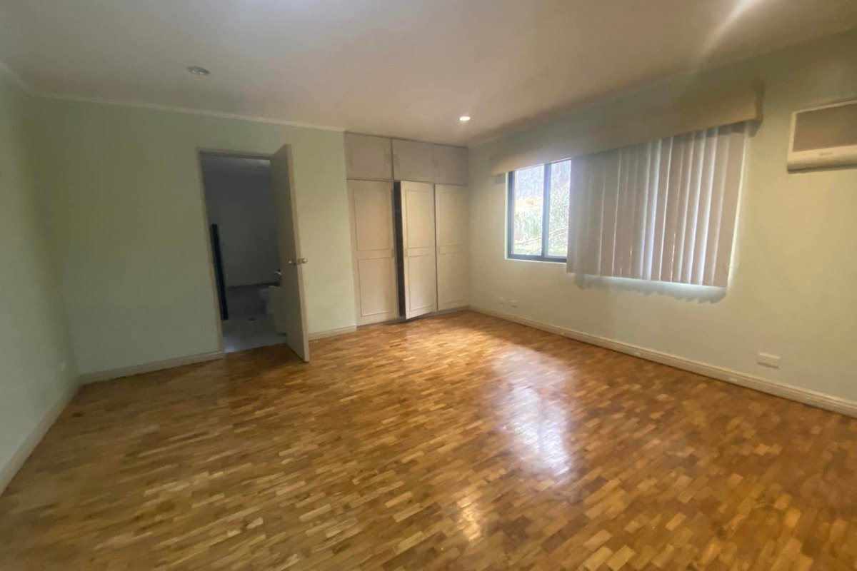 Inside Maria Luisa Suddivision (6)