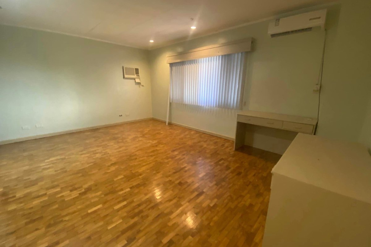 Inside Maria Luisa Suddivision (8)