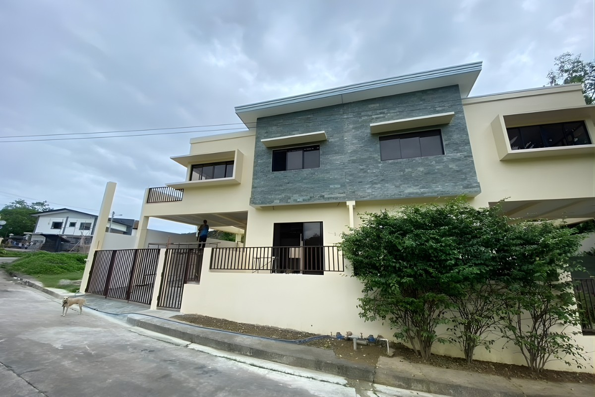 Living area of the 3-bedroom house for sale in Cebu City