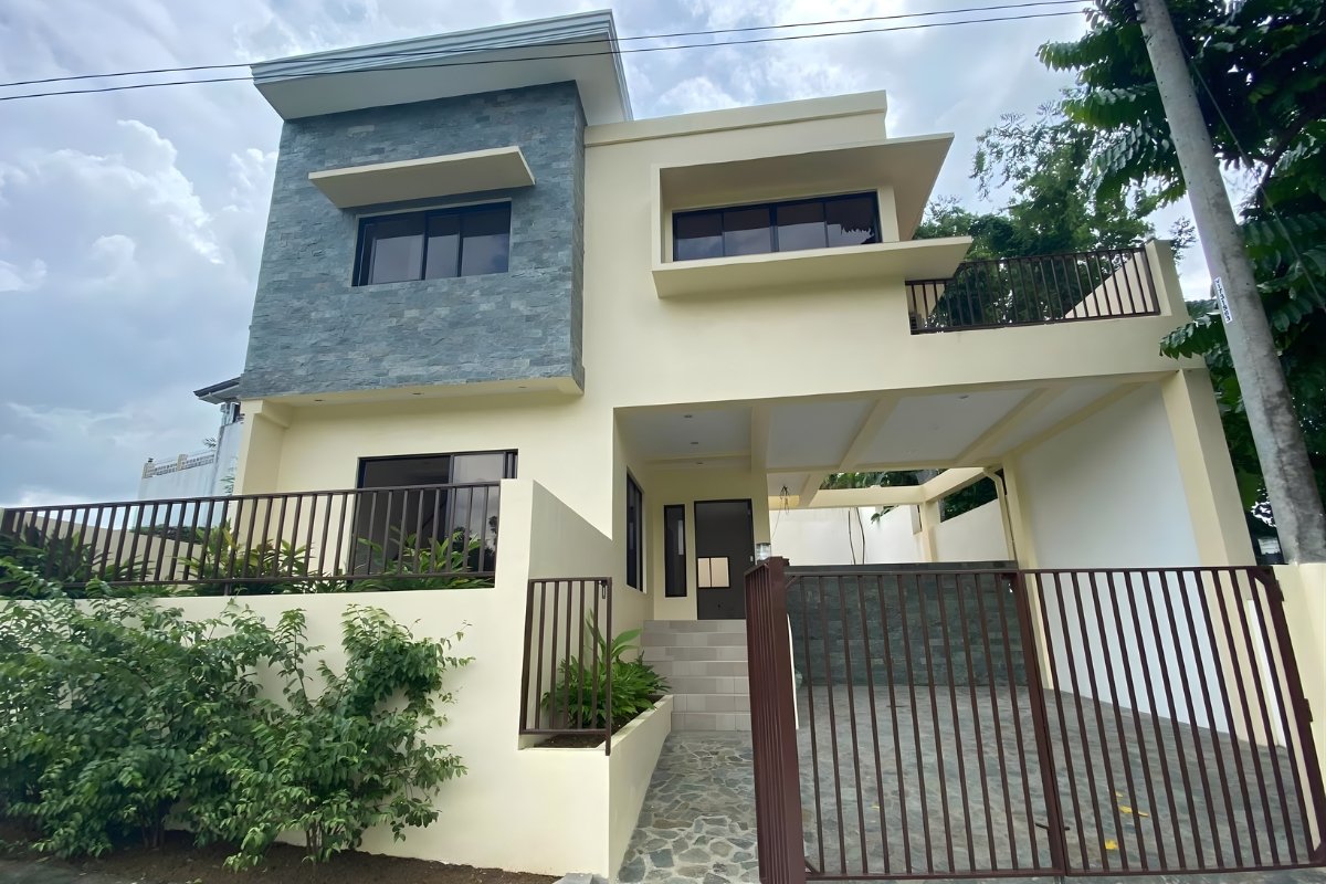 Bedroom of the 3-bedroom house for sale in Cebu City