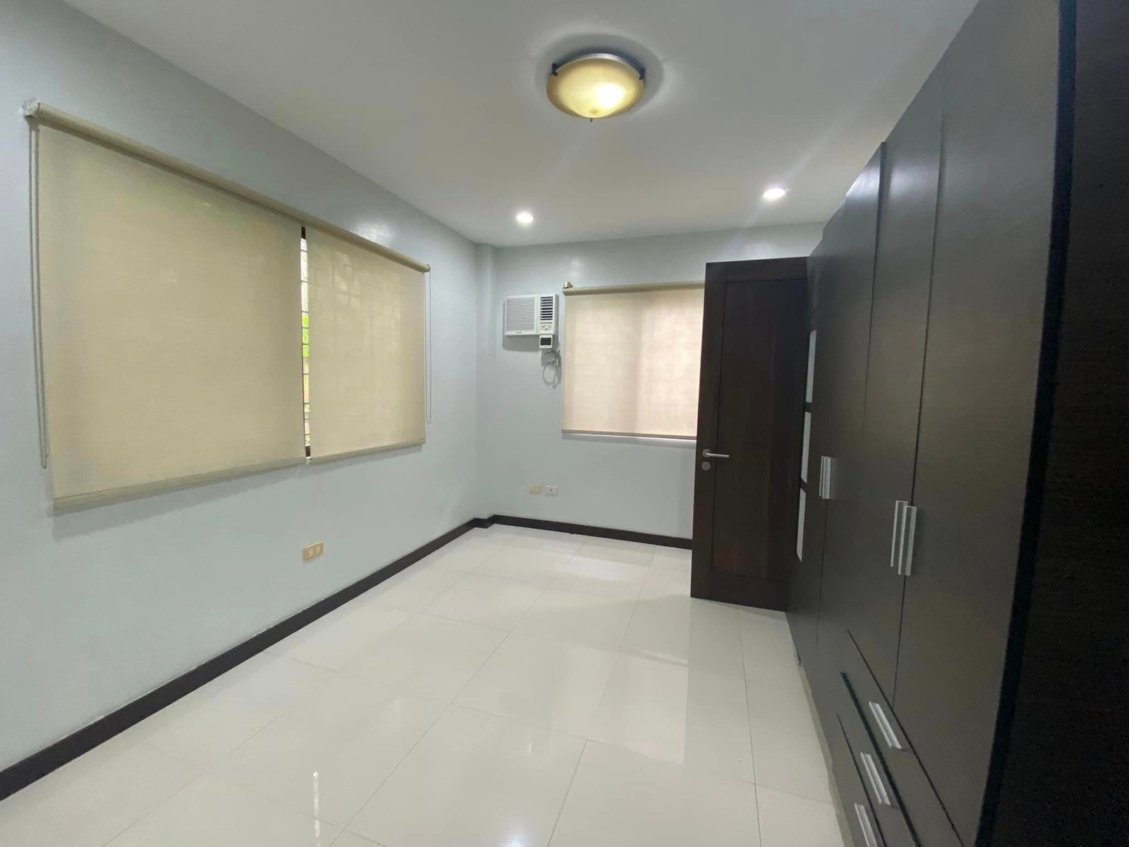 Kitchen of the 4-bedroom house for rent in Cebu