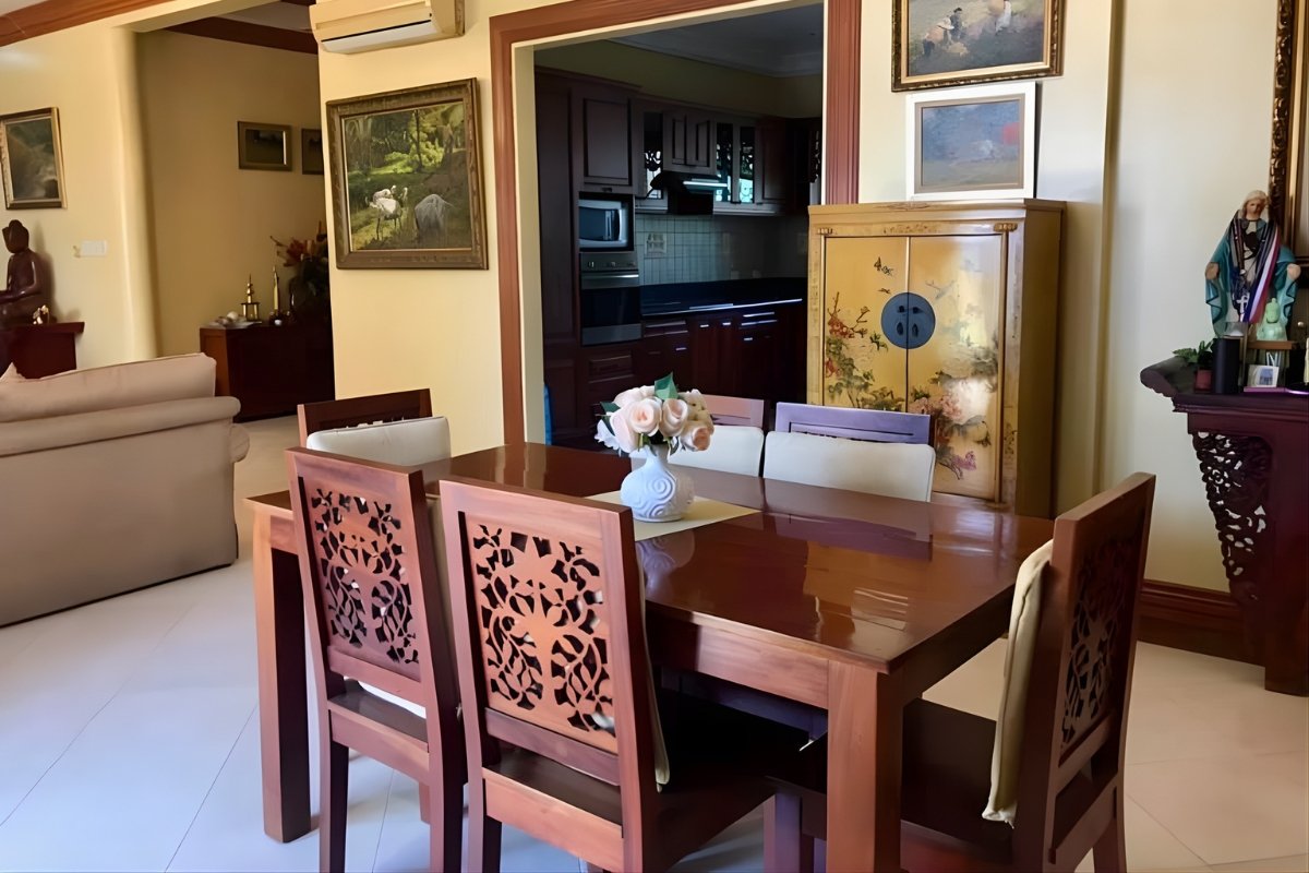 Common area of the 6-bedroom lot for sale in Cebu City