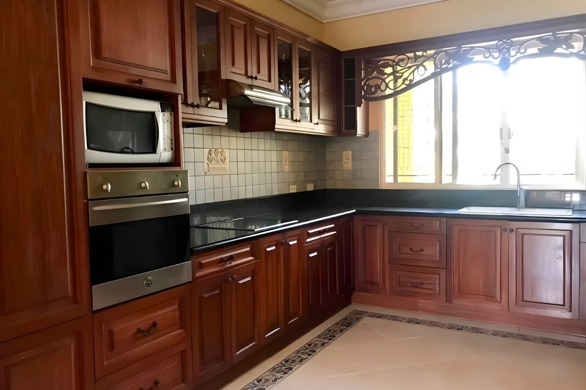 Kitchen of the 6-bedroom lot for sale in Cebu City