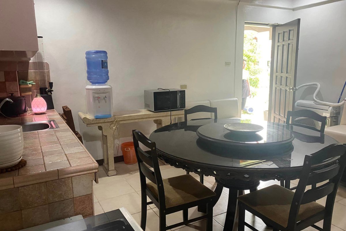 For Rent Apartment Inside gated subdivision in Banilad (3) Interior of the 1-bedroom apartment for rent in Cebu City