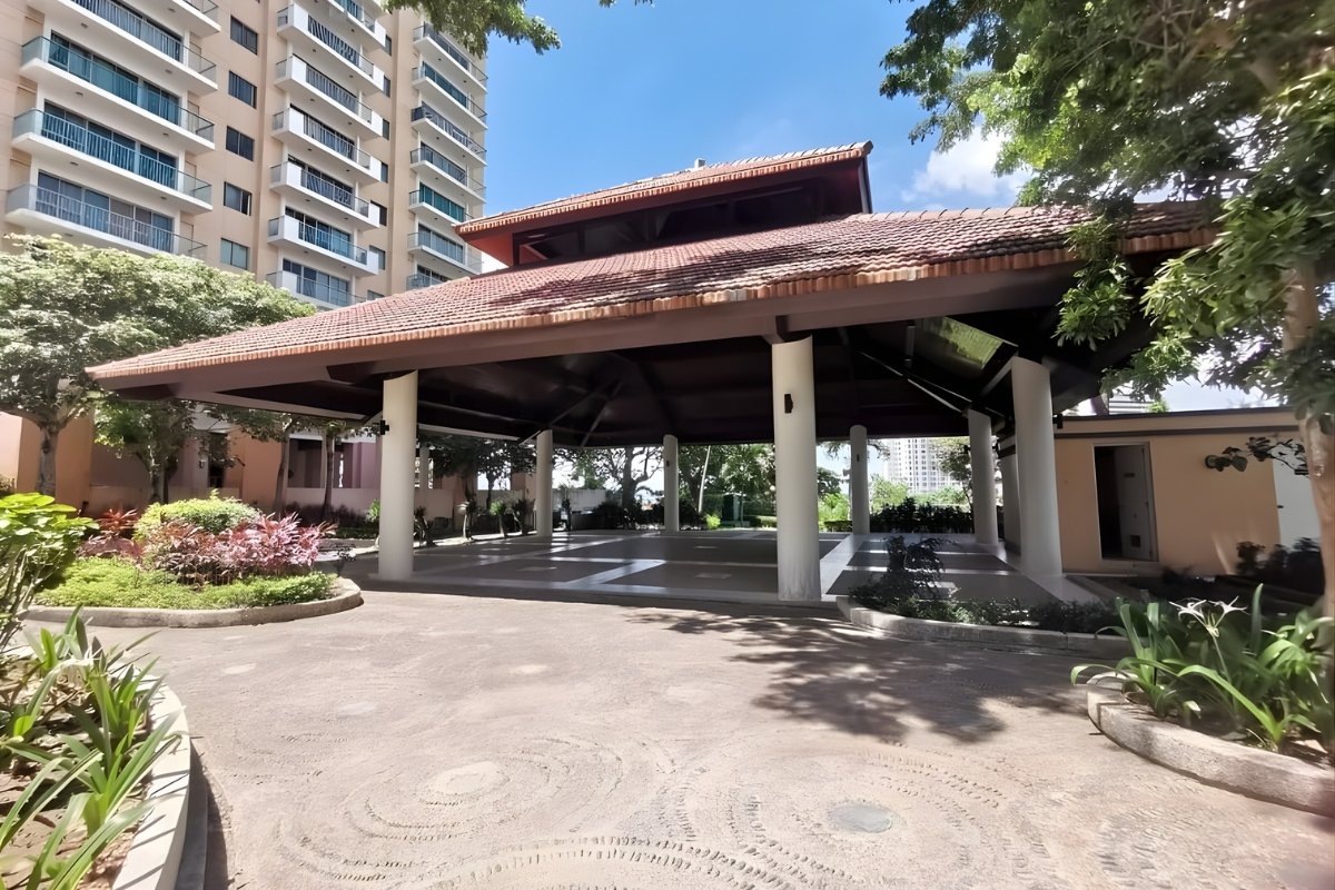 Kitchen of the 2-bedroom penthouse for sale in Cebu City