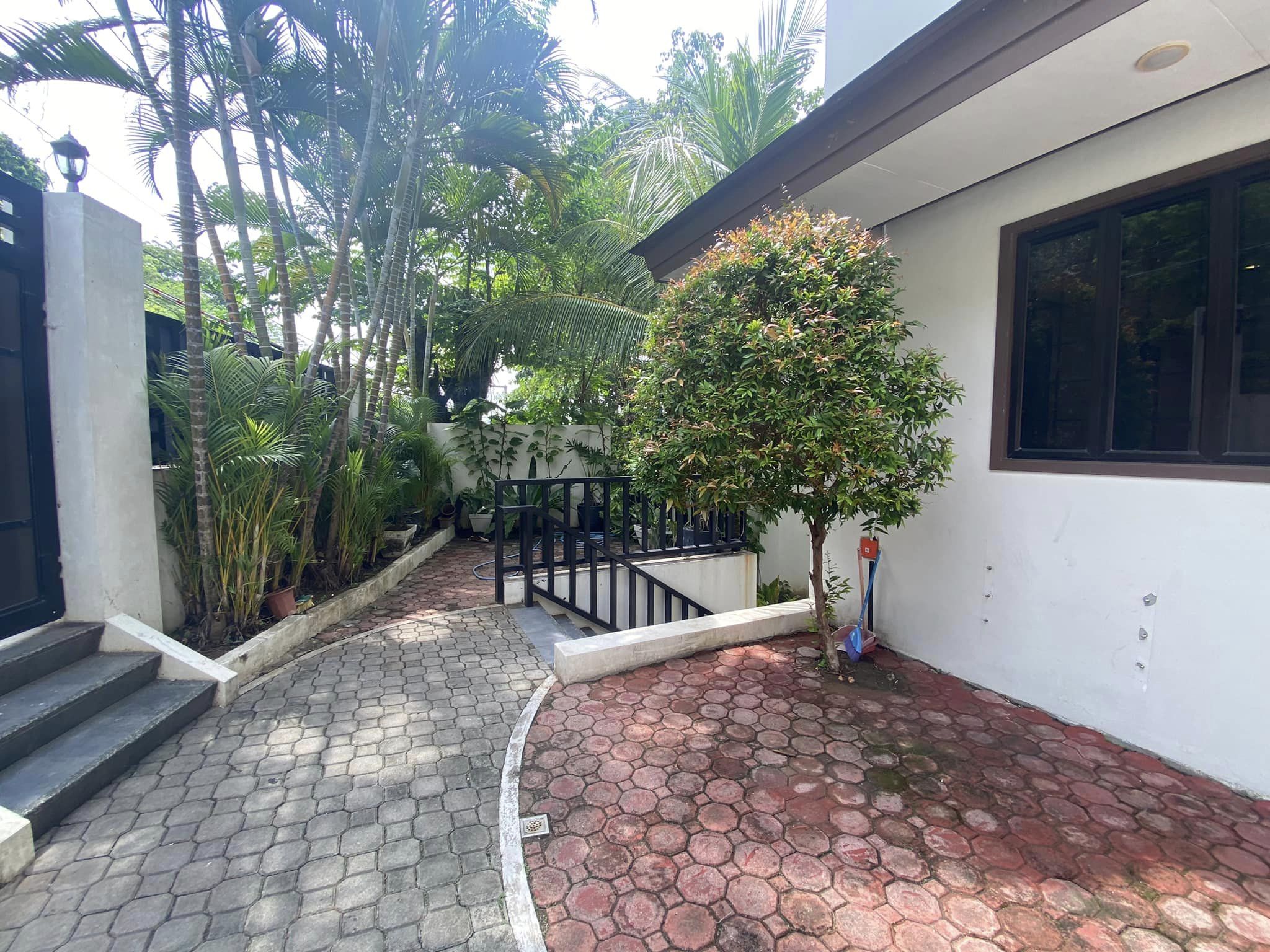 Bedroom of the 4-bedroom house for rent in Cebu City